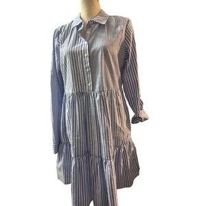 Copper Key Blue & White Striped Button Front Tiered Shirt Dress
Size Medium.